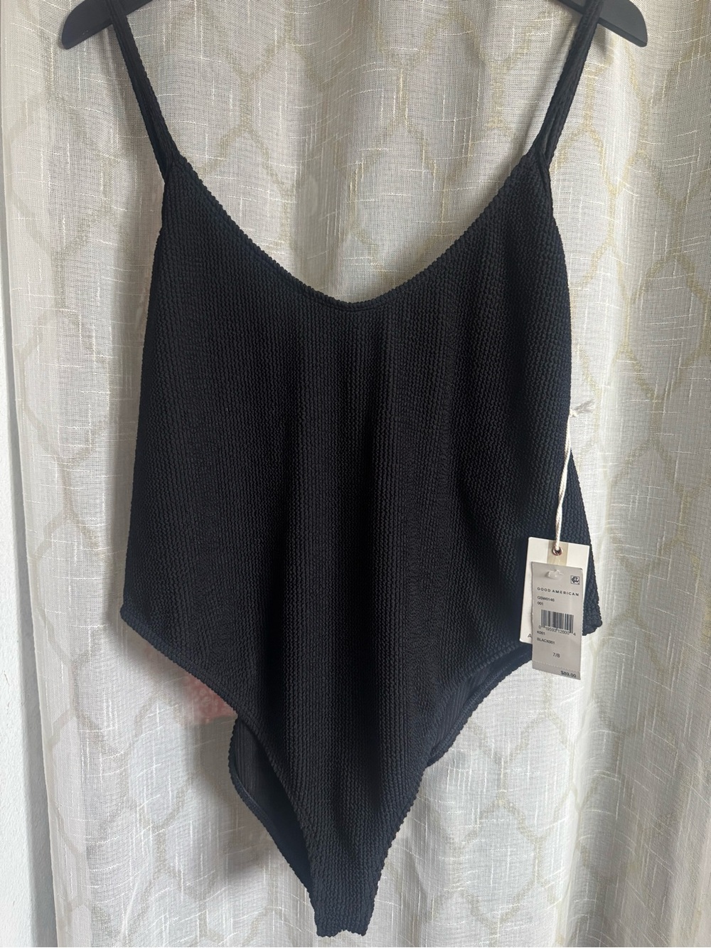 Good American Black Textured V‑Neck Bodysuit